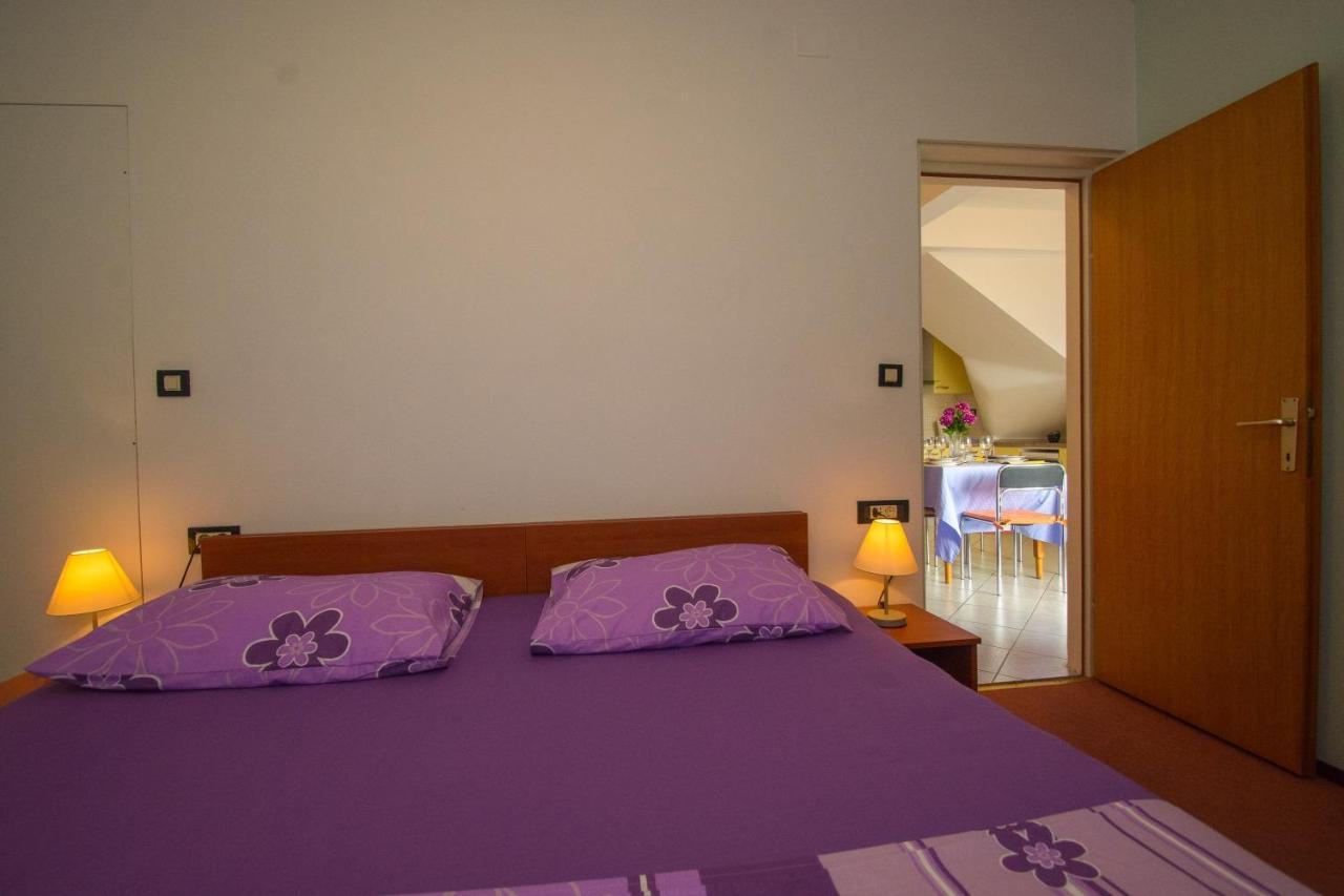 Apartments Marija - By The Sea Rogoznica  Esterno foto