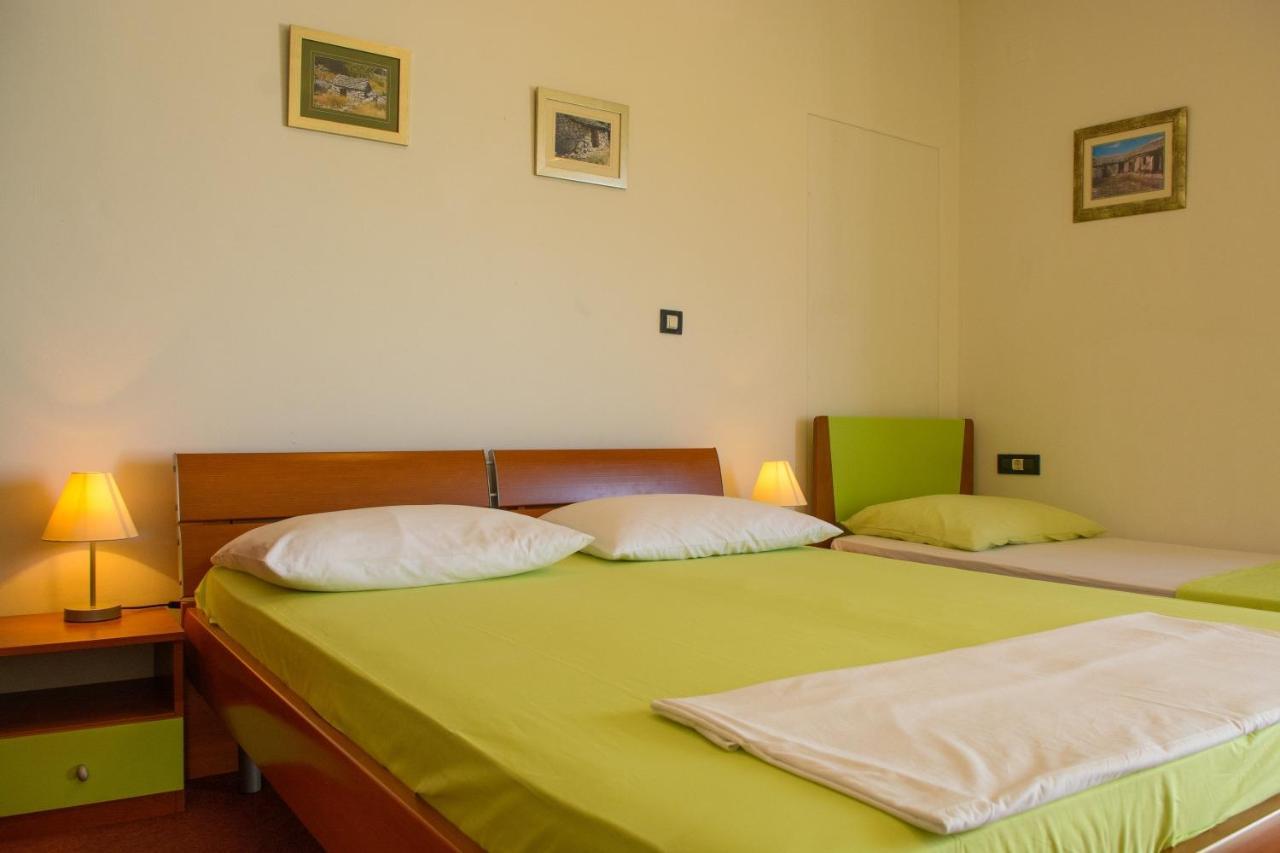 Apartments Marija - By The Sea Rogoznica  Esterno foto