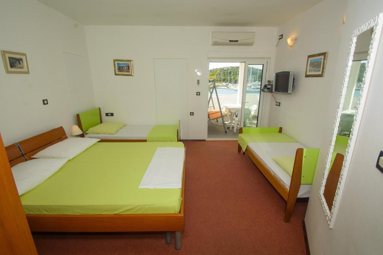 Apartments Marija - By The Sea Rogoznica  Esterno foto
