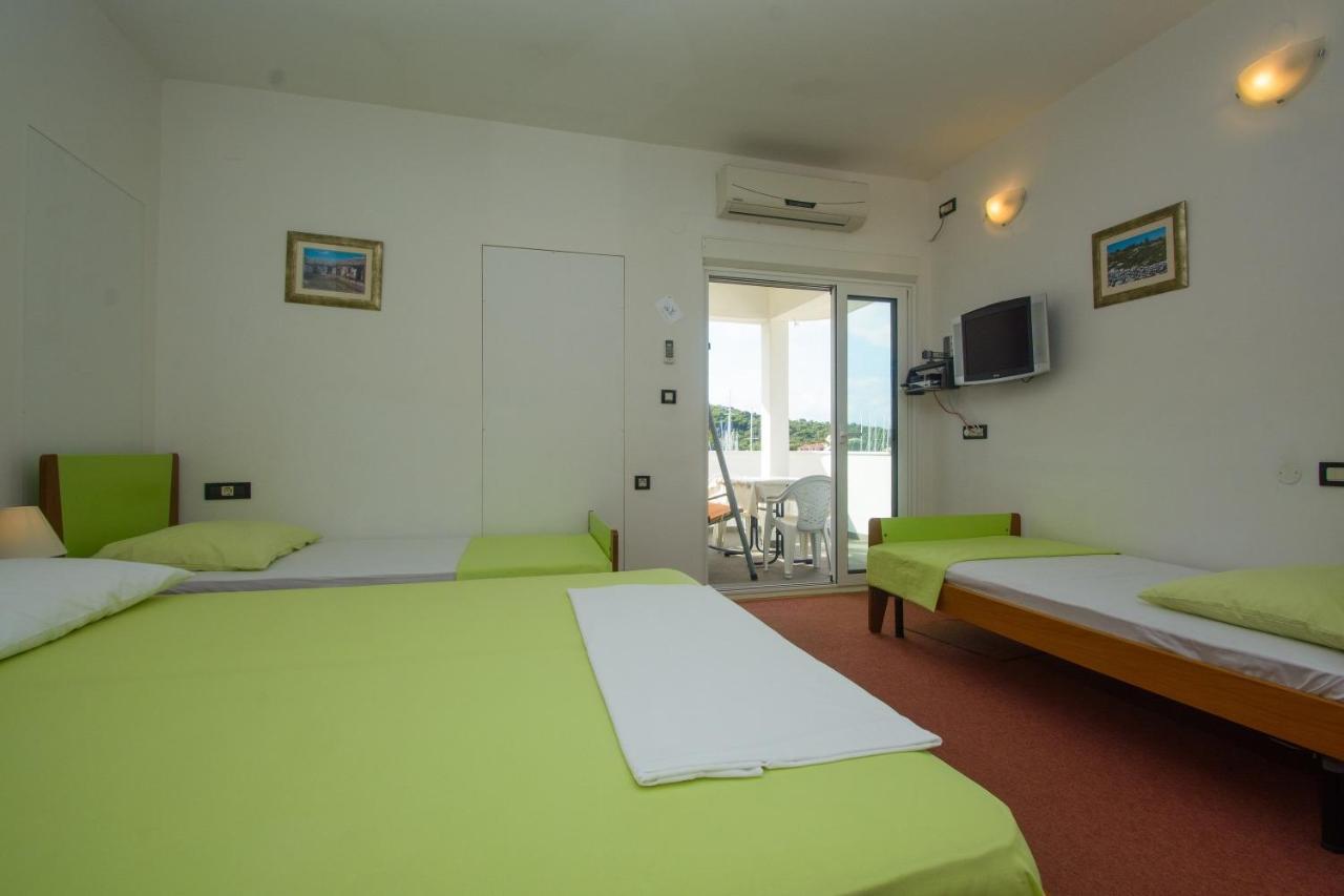 Apartments Marija - By The Sea Rogoznica  Esterno foto